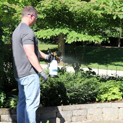 Master Manufacturing 90700002 .51 Gallon Pump-Action Handheld Sprayer - 2.0 Liter