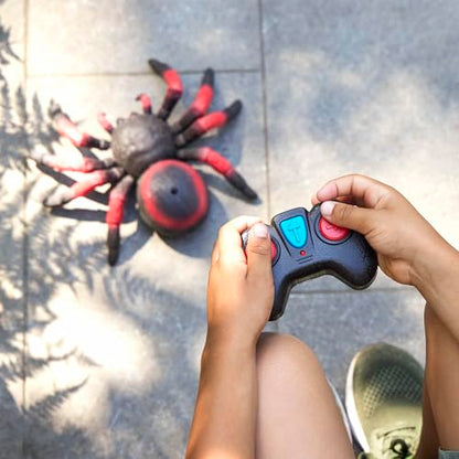 Terra by Battat RC Spider Tarantula with Infrared Remote, LED Eyes, Animals | Realistic tarantula toy with LED eyes, 1 spider and 1 remote control, moves left right forward and spins, Animals, 6+ Years - style: Spider (Red)