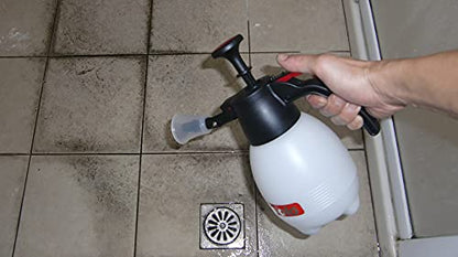 SOLO 418 One-Hand Pressure Sprayer, 1-Liter, Ergonomic Grip for Gardening, Fertilizing, Cleaning & General Use Spraying