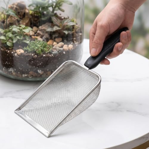 Stainless Steel Reptile Tank Maintenance Tool with Arched Blade and Curved Shovel Face for Efficient Cleaning in Lizard Cages and Reptile Terrariums, Mesh Size 3.8x3.8mm Sand