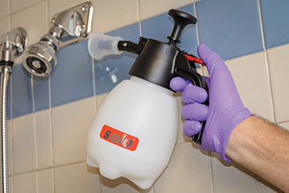 SOLO 418 One-Hand Pressure Sprayer, 1-Liter, Ergonomic Grip for Gardening, Fertilizing, Cleaning & General Use Spraying