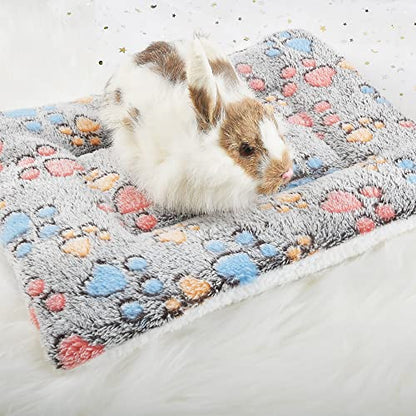 Small Animal Bed Mat, Soft & Warm, Suitable for Guinea Pig, Hamster, Rabbit, Rat and Bearded Dragon (X-Large(13.3''x9.4''), Footprint Grey) - color: Footprint Grey, size: X-Large(13.3''x9.4'')