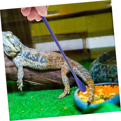 COLLBATH 2pcs Reptile Food Feeding Spoon Stainless Steel Lizard Reptile Dish Small Pet Feeding Tool Food Scoops for Animals - color: Blue