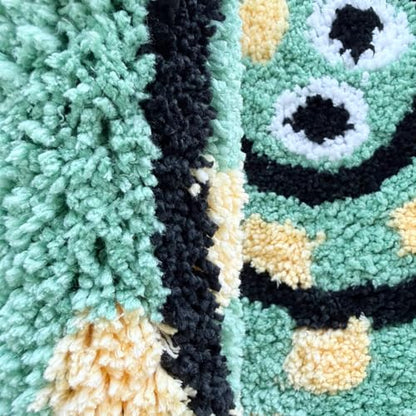 Snake Rug Tufted Cute Bedroom Rug Small Black Bathroom Rugs Novelty Animal Accent Carpet for Dorm Reptile Decor (24X22 inch)