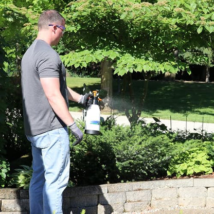 Master Manufacturing 90700002 .51 Gallon Pump-Action Handheld Sprayer - 2.0 Liter